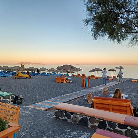 Located By The Sea One Beachfront Private Captain Lazaros Pool Villa With Loft In 750Sqm Spacious Private Plot-Jacuzzi-Sunrelax-Furnished Terace-Gazebo-Private Parking,Sleep 3 Adults And 2 Children, Just Steps From The Black Beach-Seaview Períssa Extérieur photo