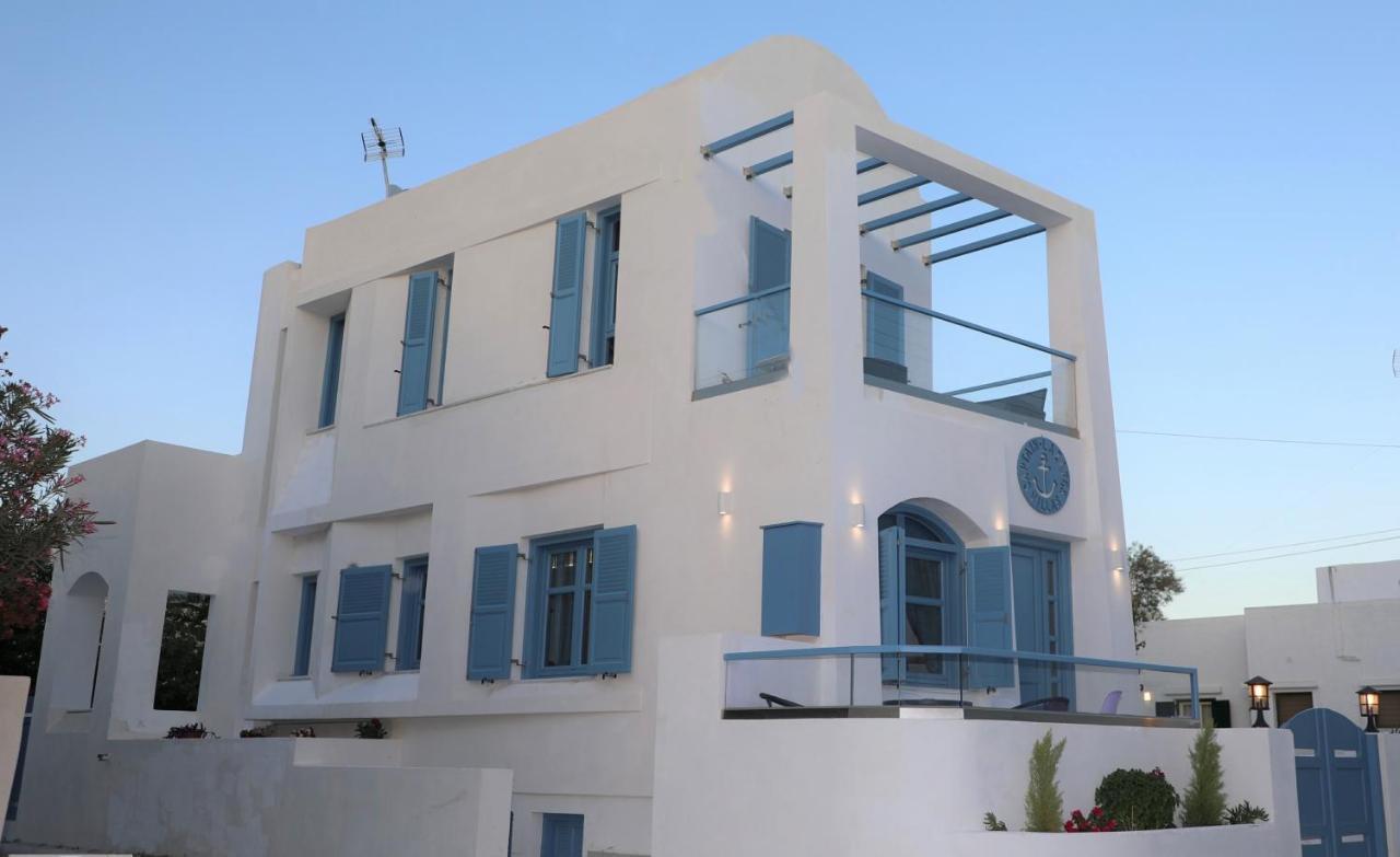 Located By The Sea One Beachfront Private Captain Lazaros Pool Villa With Loft In 750Sqm Spacious Private Plot-Jacuzzi-Sunrelax-Furnished Terace-Gazebo-Private Parking,Sleep 3 Adults And 2 Children, Just Steps From The Black Beach-Seaview Períssa Extérieur photo