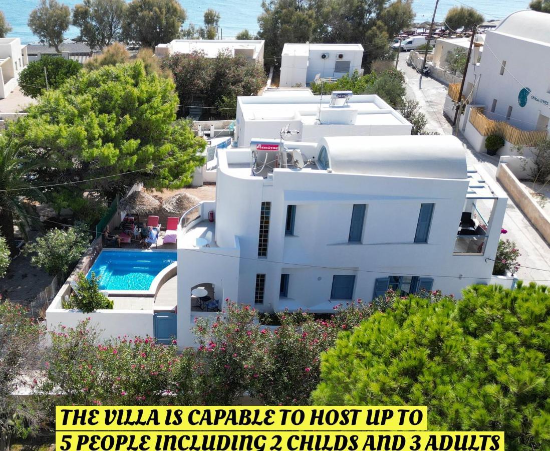 Located By The Sea One Beachfront Private Captain Lazaros Pool Villa With Loft In 750Sqm Spacious Private Plot-Jacuzzi-Sunrelax-Furnished Terace-Gazebo-Private Parking,Sleep 3 Adults And 2 Children, Just Steps From The Black Beach-Seaview Períssa Extérieur photo