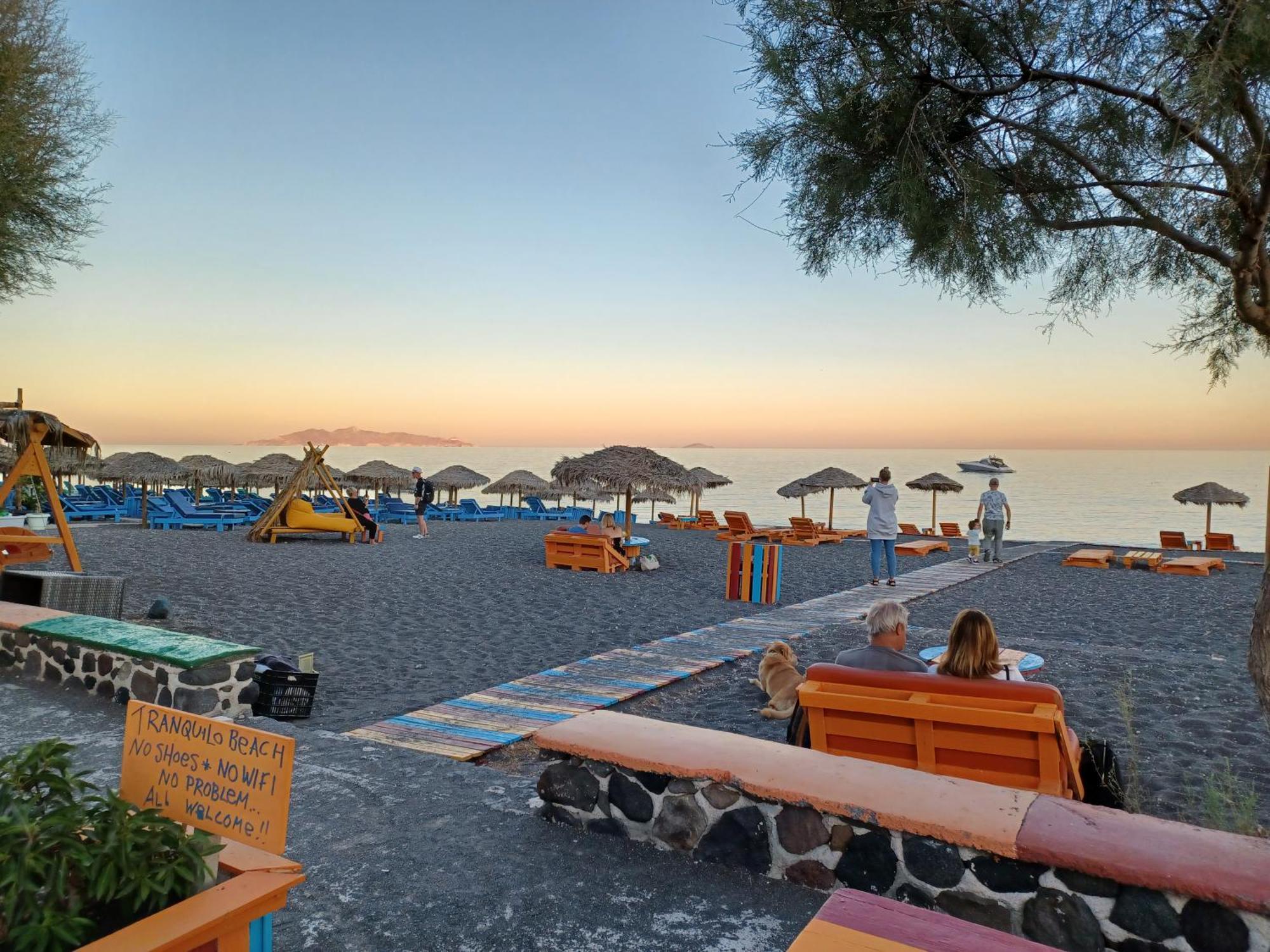 Located By The Sea One Beachfront Private Captain Lazaros Pool Villa With Loft In 750Sqm Spacious Private Plot-Jacuzzi-Sunrelax-Furnished Terace-Gazebo-Private Parking,Sleep 3 Adults And 2 Children, Just Steps From The Black Beach-Seaview Períssa Extérieur photo