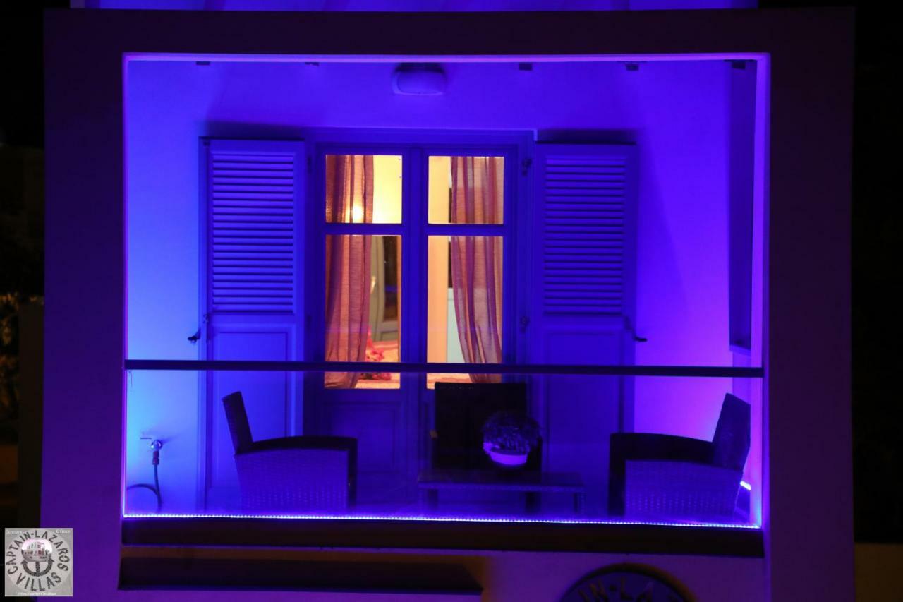 Located By The Sea One Beachfront Private Captain Lazaros Pool Villa With Loft In 750Sqm Spacious Private Plot-Jacuzzi-Sunrelax-Furnished Terace-Gazebo-Private Parking,Sleep 3 Adults And 2 Children, Just Steps From The Black Beach-Seaview Períssa Extérieur photo